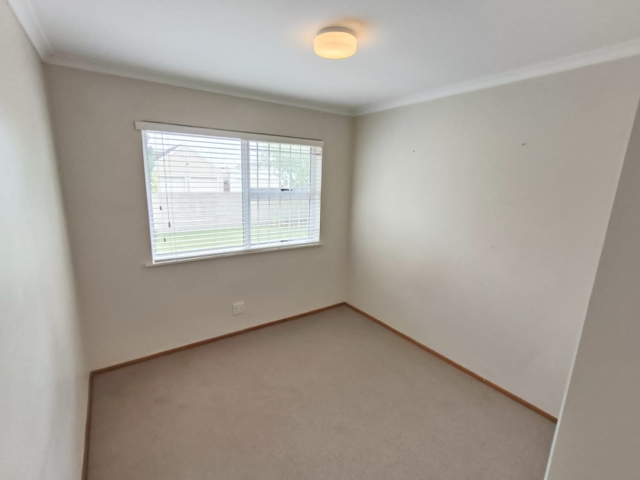 3 Bedroom Property for Sale in Eikenbosch Western Cape